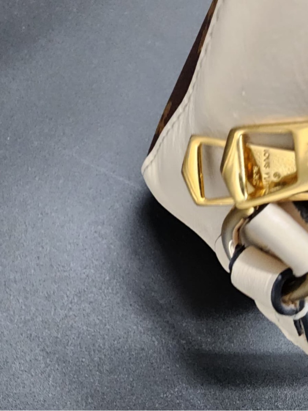 Louis Vuitton Monogram Canvas Crossbody with Cream Trim and Gold Accent - Picture 5 of 9
